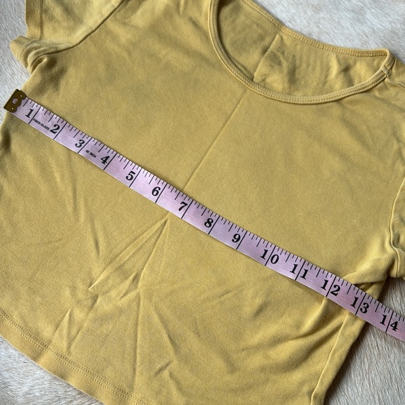 BRANDY MELVILLE Mustard Yellow Baby Tee / Crop T-shirt - Picture 4 of 5
